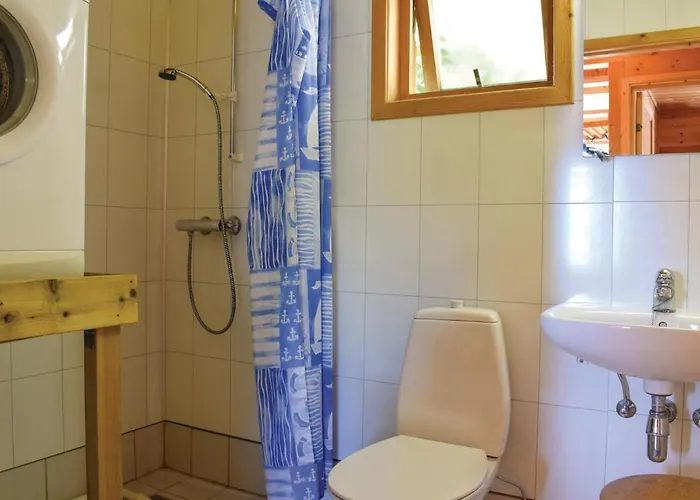 Vakantiehuis 3 Bedroom Lovely In Vallavik *