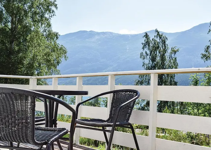 3 Bedroom Lovely In Vallavik Hébergement de vacances *