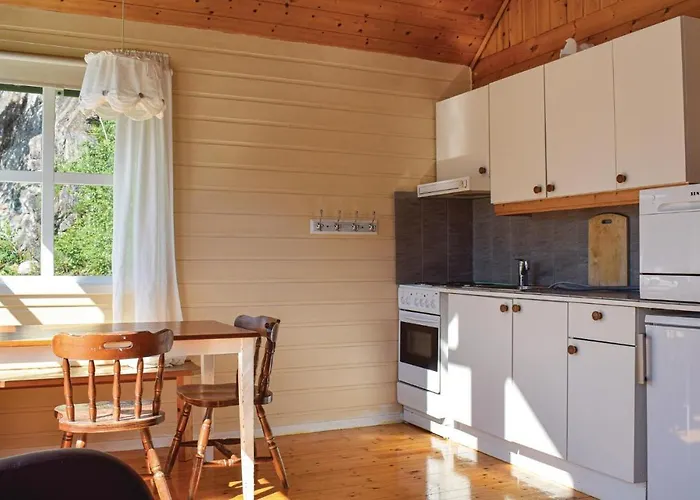 3 Bedroom Lovely In Vallavik Hébergement de vacances *