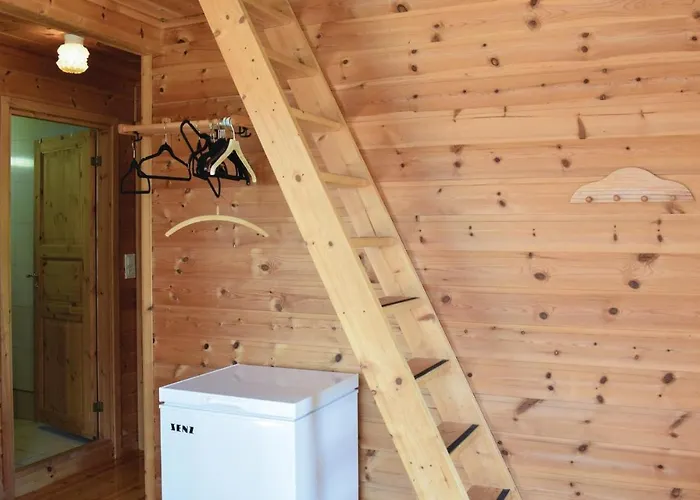 3 Bedroom Lovely In Vallavik Vakantiehuis Vangsbygd