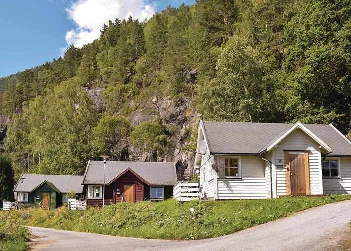 3 Bedroom Lovely In Vallavik Vakantiehuis