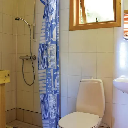 بيت للعطل 3 Bedroom Lovely In Vallavik *